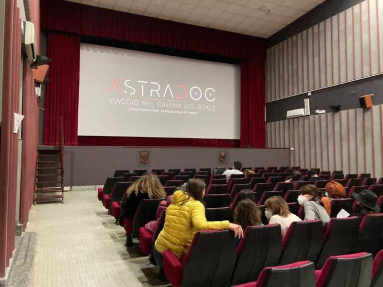 AstraDoc, riparte a Napoli la rassegna di documentari: primi film e ospiti della XIII edizione nella sala di via Mezzocannone